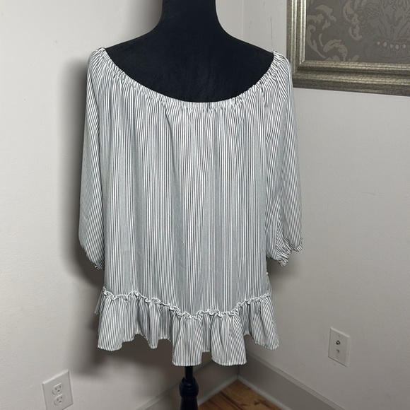 White House Black Market elastic neckline 3/4 sleeves ruffle bottom top Sz XL - Picture 3 of 5